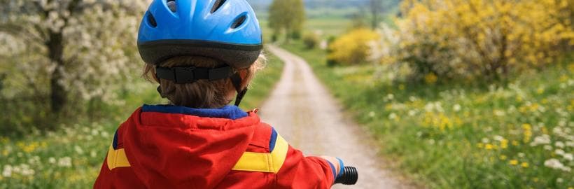Auf die Räder, fertig, los! So startet ihr sicher in die Fahrradsaison mit Kindern