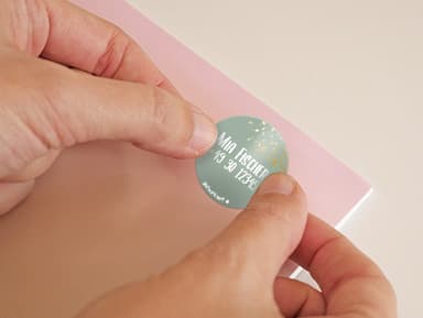 Runde Design Aufkleber mit Gold Aufdruck